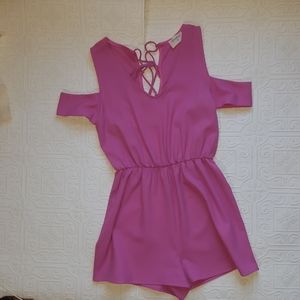 🌻5/$25🌻Everly open shoulder romper